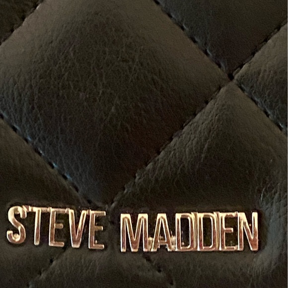 STEVE MADDEN Bmarilyn Faux-leather Chain Link Crossbody Purse black & chrome - Picture 16 of 17